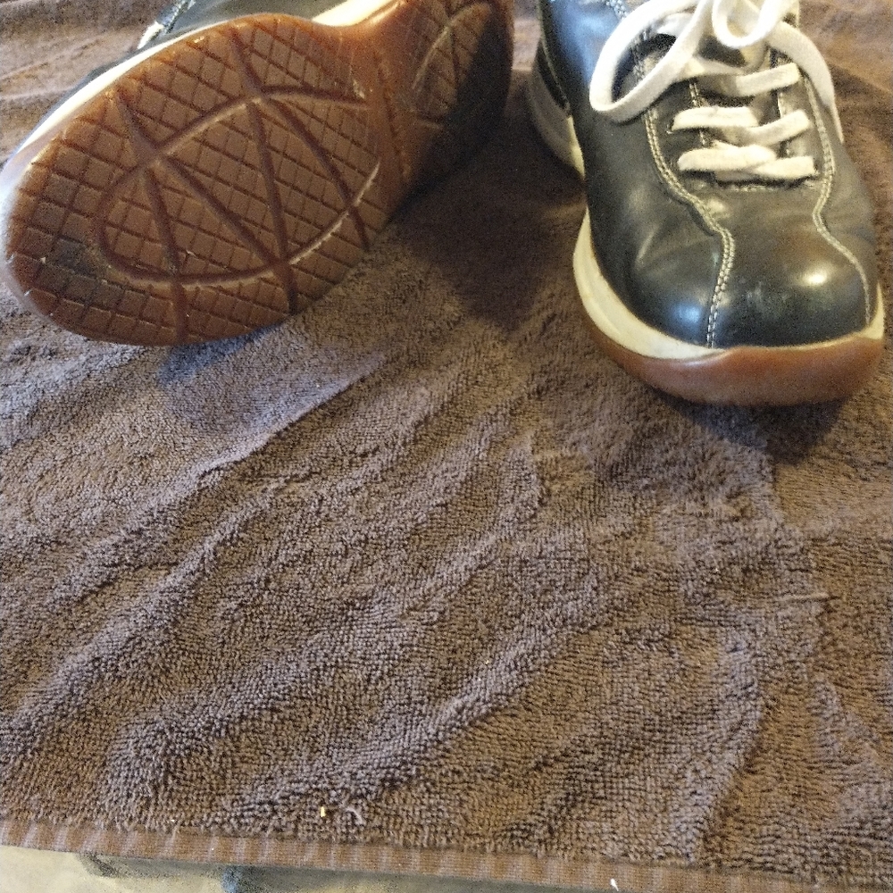 Shoes - Picture 2 of 5